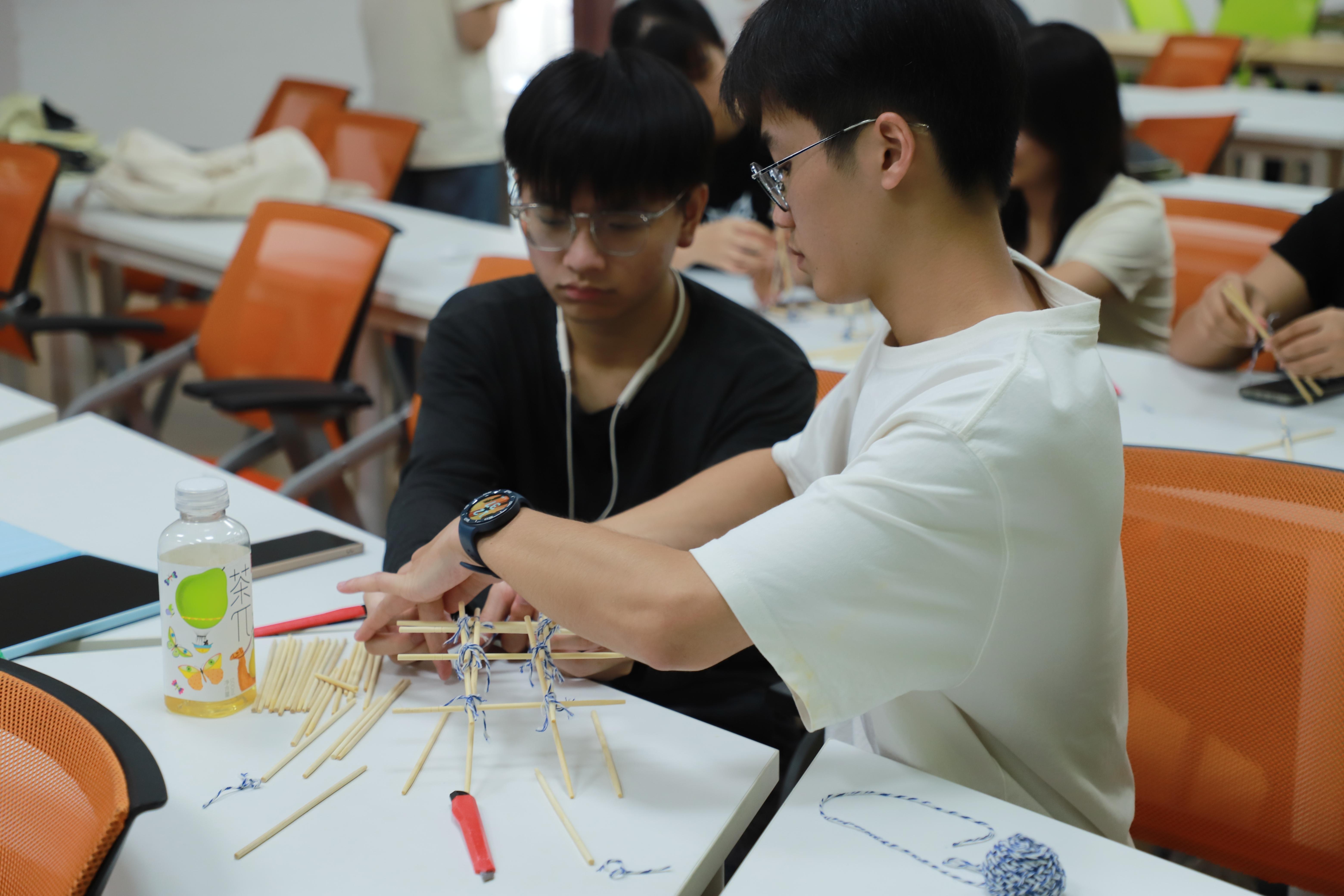桂林理工大学第四届青年科技创新大赛成功举办